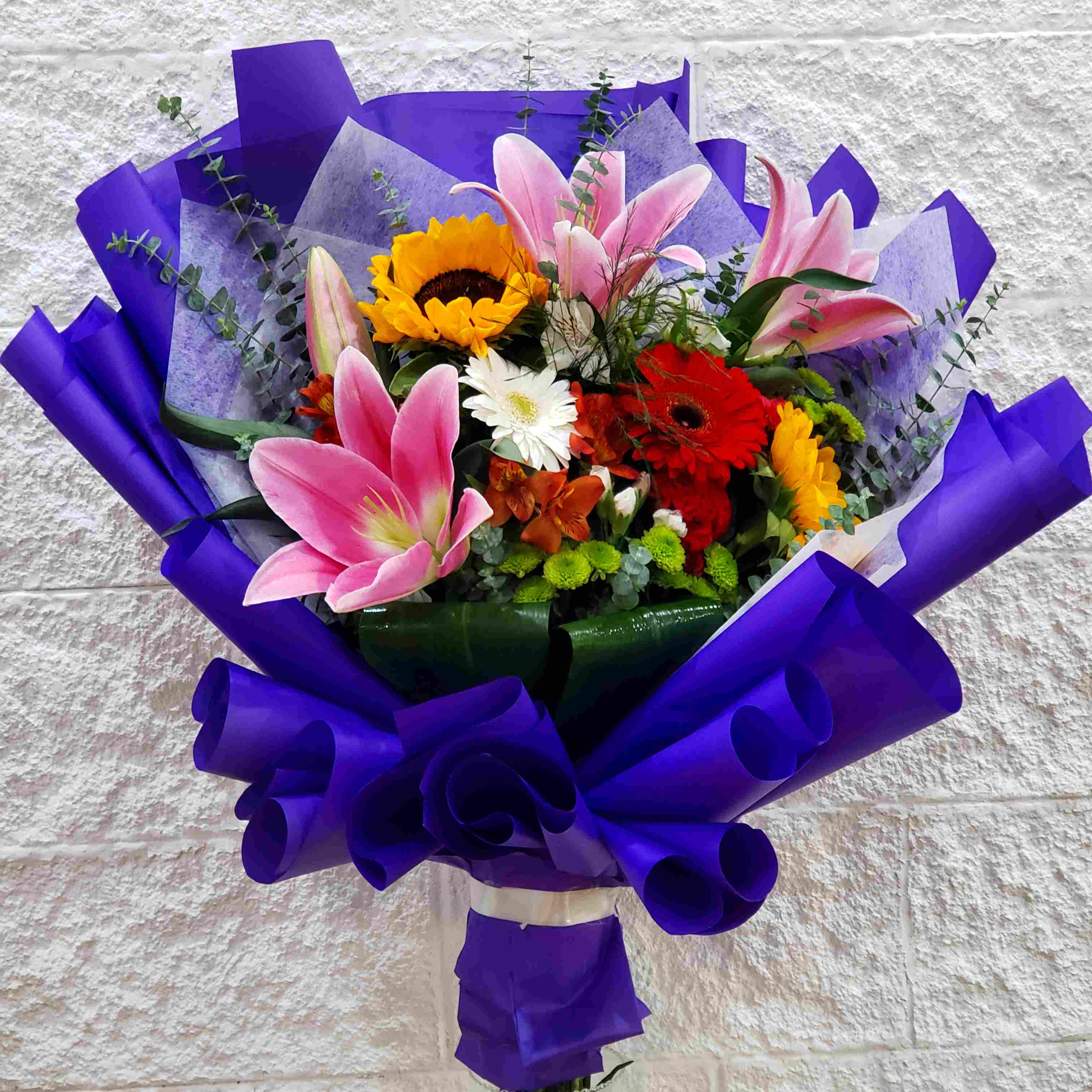 Envio y venta de flores ,rosas, plantas,arreglos florales ,regalos y desayunos a domicilio con delivery gratis en la Ciudad Autonoma de Buenos Aires y con costo de envo en localidades del Gran Buenos Aires asi como delivery de flores y plantas a travs de florerias asociadas en todas las provincias de la Argentina, Buenos Aires, la Pampa, Tucuman, La Rioja, Ro Negro, Entre Rios, Corrientes, Misiones, Neuquen, Chubut, Tierra del Fuego, Santa Cruz, San Luis, Mendoza, Cordoba, Jujuy, Formosa, Santiago del Estero, Salta, Chaco, Catamarca ,San Juan, y ademas realizamos el delivery de flores ,coronas,palmas , plantas y regalos a todas las ciudades de Argentina, Mar del Plata, Crdoba, Buenos Aires, con cargo en Santa Rosa, La Plata, Bella Vista, Neuquen, Pilar, Paran, Posadas, Resistencia, Cipolleti y mas de 300 ciudades y localidades en todo el territorio de nuestro pas, asi como tambien tenemos la posibilidad de enviar flores a casi todo el mundo en cuestion de horas